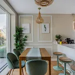 Vick\'S House With Parking And Ev Chrgr